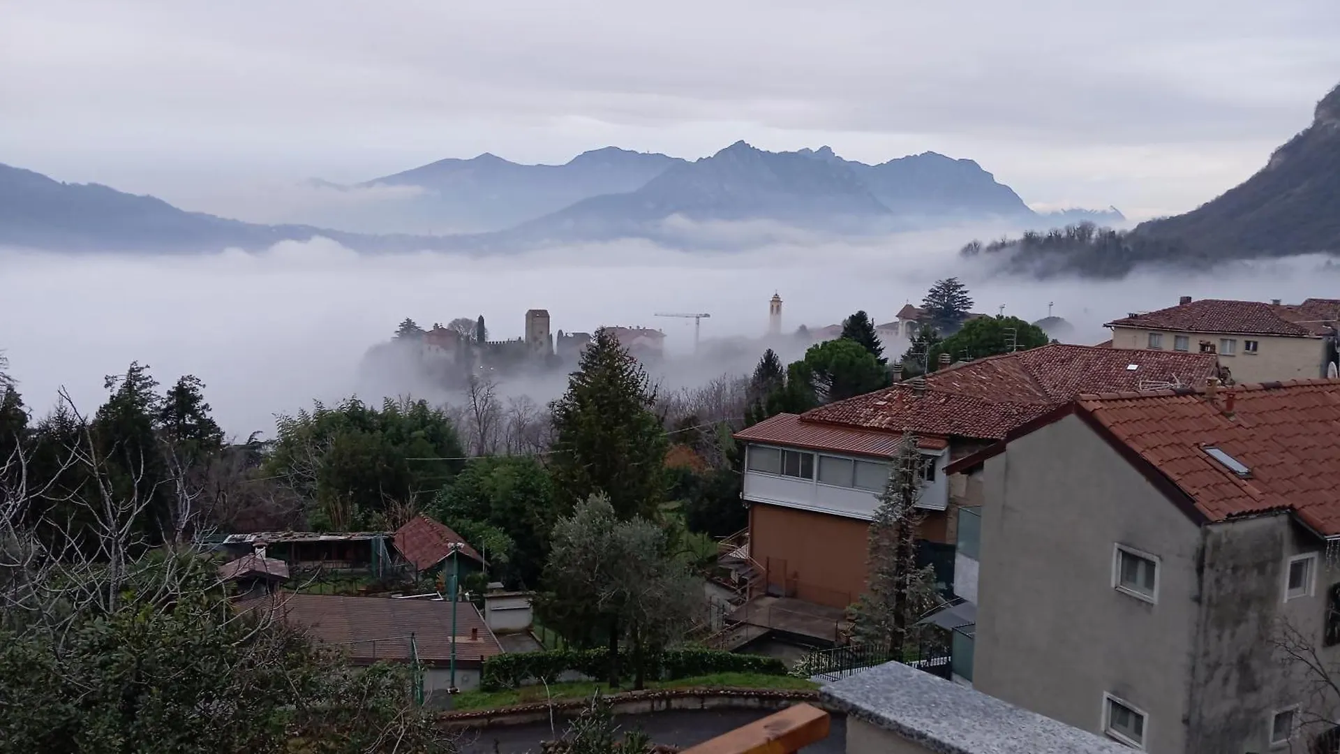 La Dimora Dei Due Laghi Bed & Breakfast Calolziocorte Italy